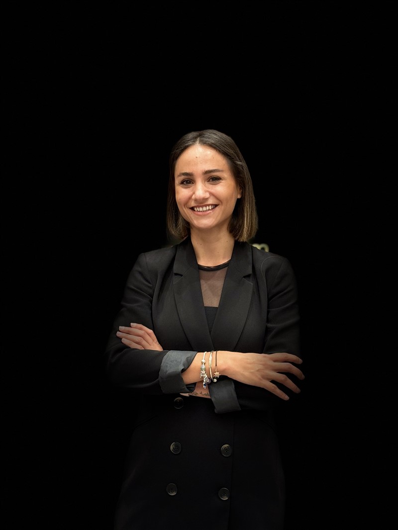 ESRA ÖZAKAN